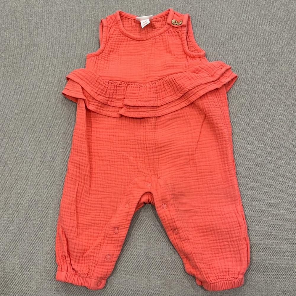 CAT & JACK BABY JUMPSUIT WITH RUFFLES DETAILS 3-6M